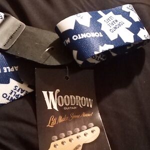 Woodrow guitar strap Toronto Maple leaves